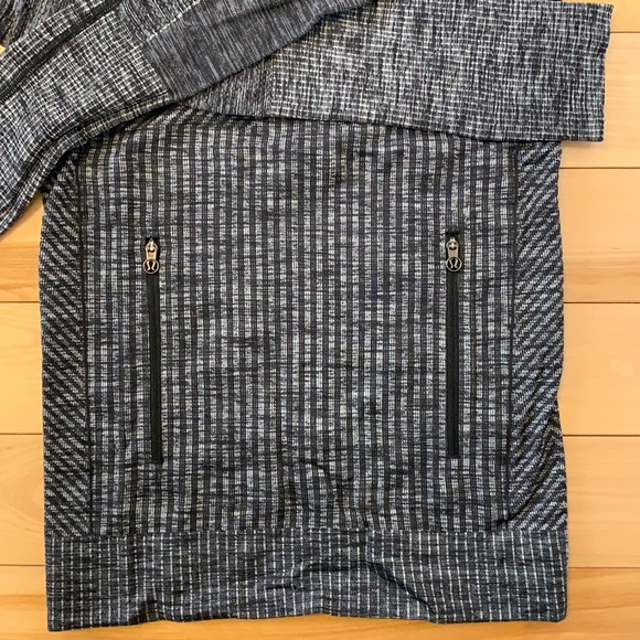 Women’s lululemon slightly used pullover size 2. - Picture 2 of 6